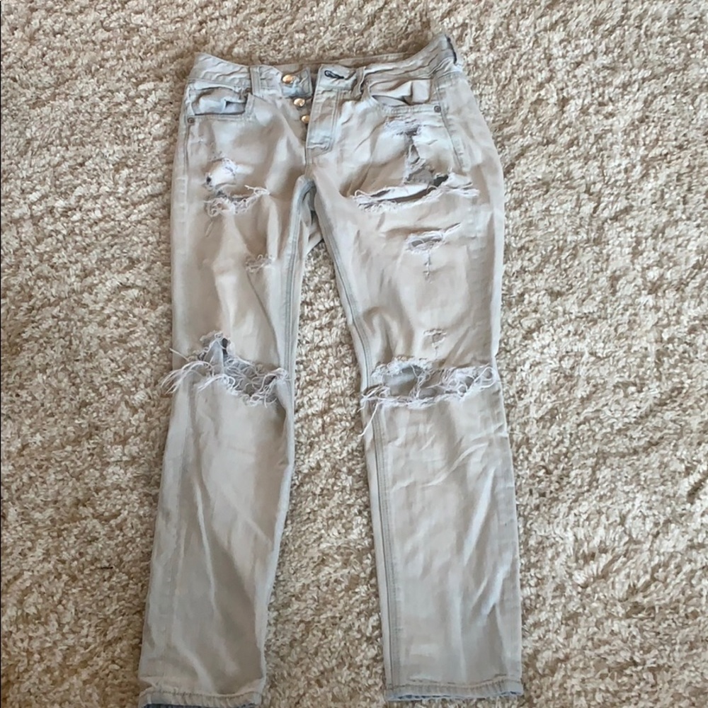 Distressed boyfriend jeans